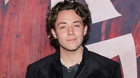 ethan cutkosky die|Why Shameless Ethan Cutkosky Feels Carls Story。